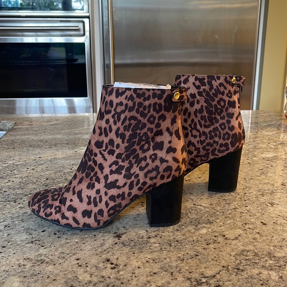Leapord print Chelsea boots